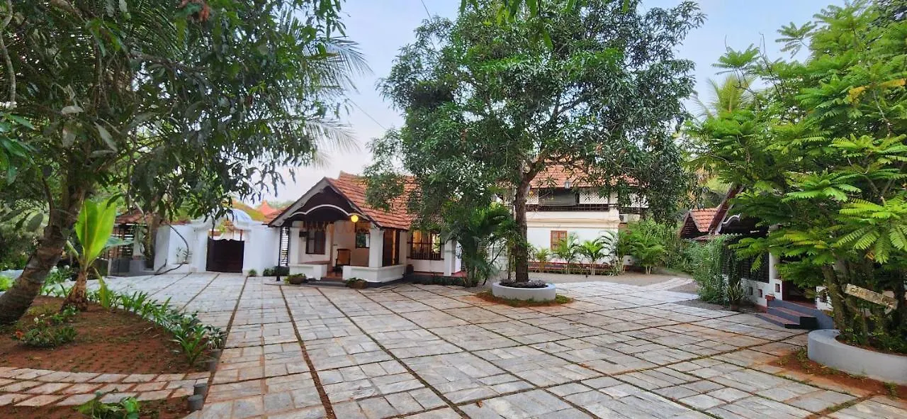 Resort Kumarakom Tharavadu - A Heritage Hotel, Kumarakom By Perfect Stays