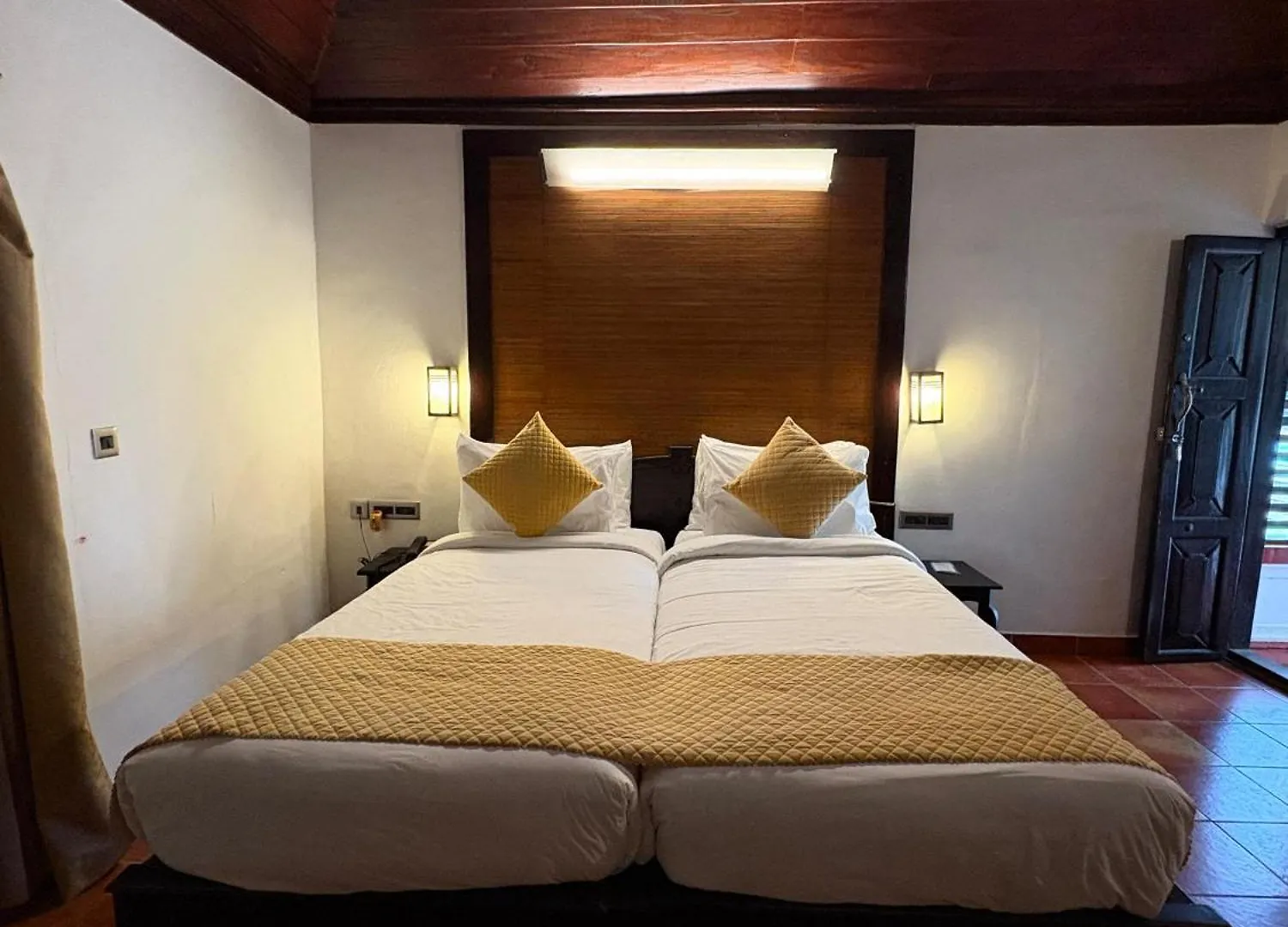 Kumarakom Tharavadu - A Heritage Hotel, Kumarakom By Perfect Stays
