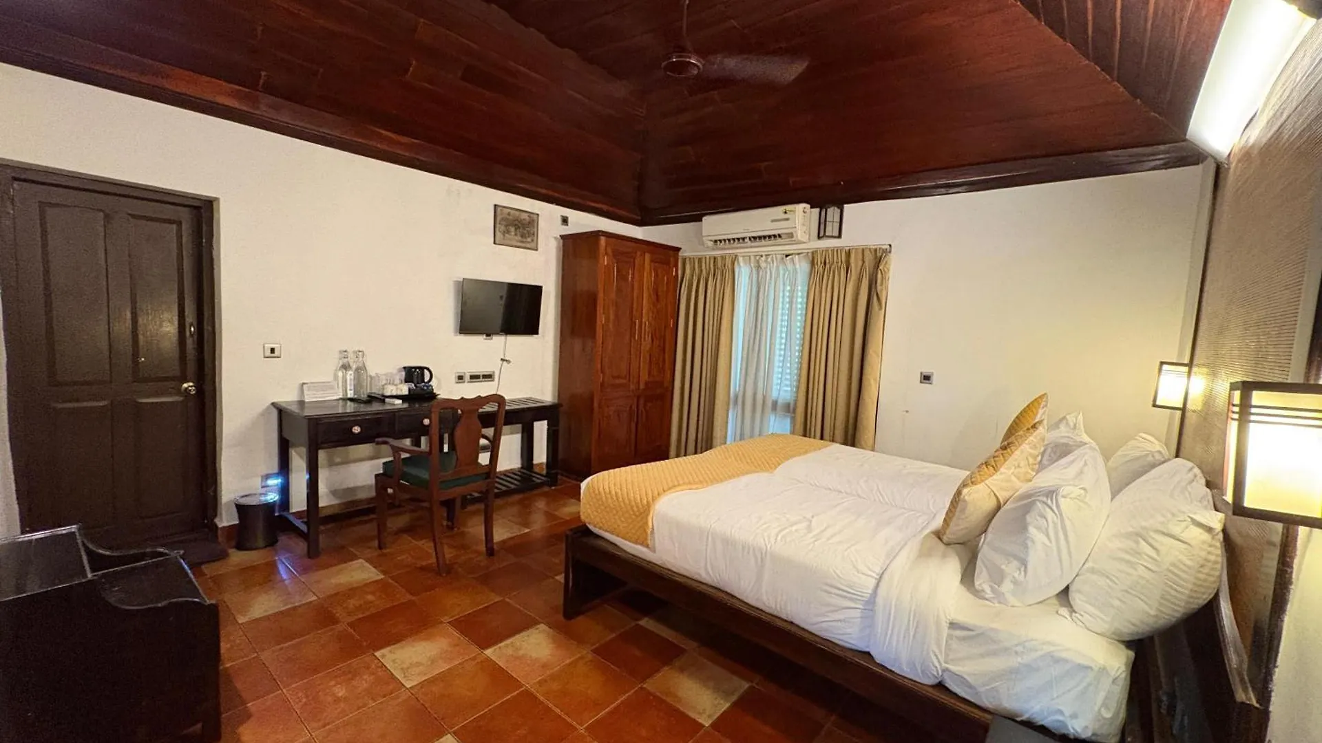Resort Kumarakom Tharavadu - A Heritage Hotel, Kumarakom By Perfect Stays