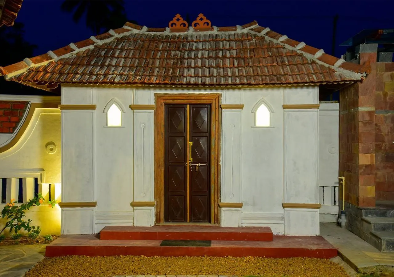 Kumarakom Tharavadu - A Heritage Hotel, Kumarakom By Perfect Stays